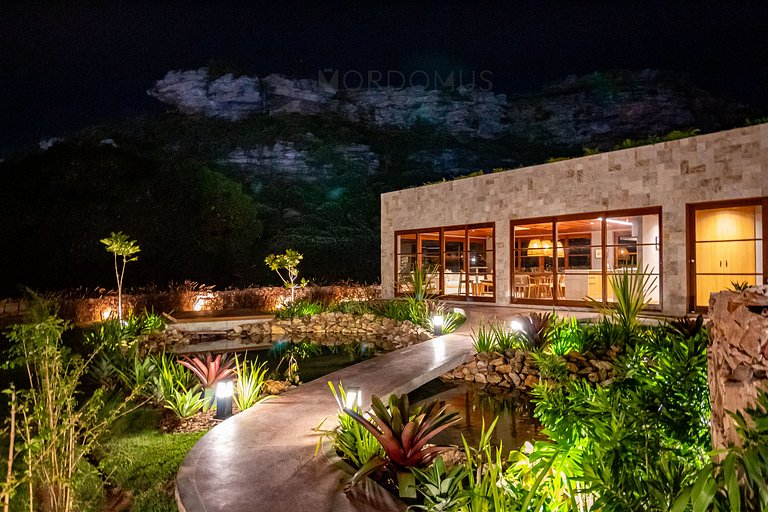 Apartamento Luxuoso com Vista para as Montanhas