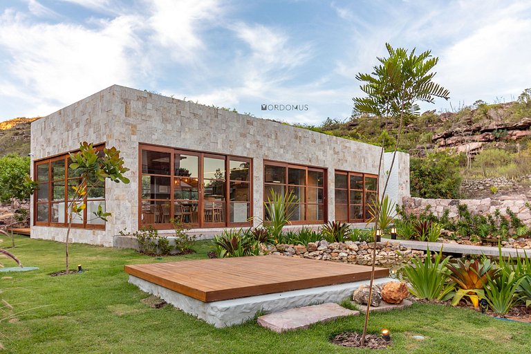 Apartamento Luxuoso com Vista para as Montanhas