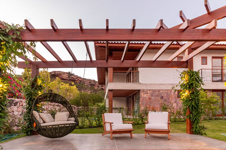 Apartamento Luxuoso com Vista para as Montanhas