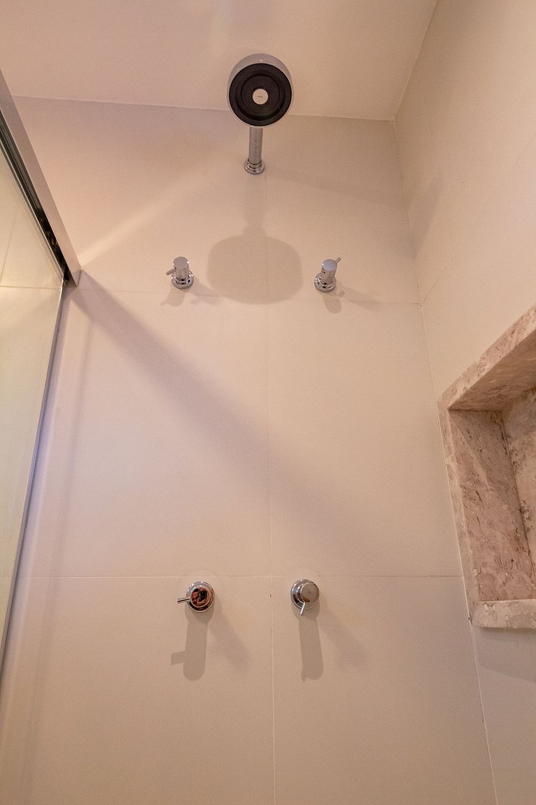 Apartamento Luxuoso com Vista para as Montanhas